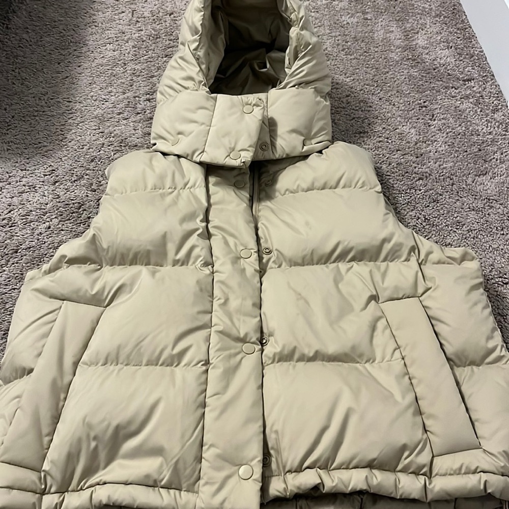Lululemon puffer vest